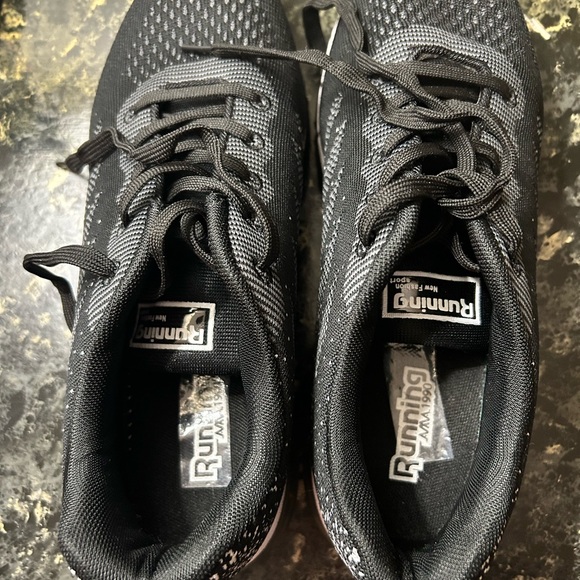NWOT Running Shoes - Picture 6 of 6